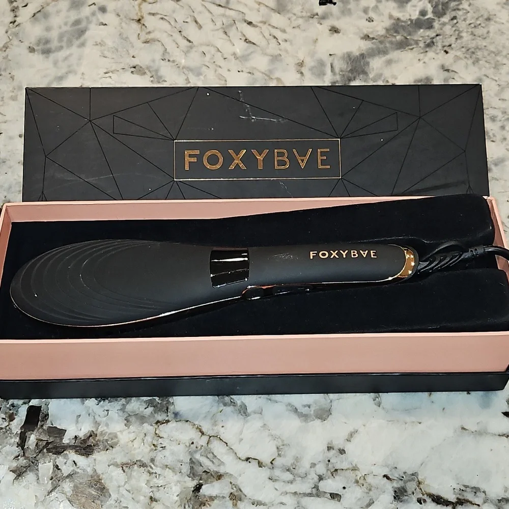 FOXYBAE Rose Gold & Black Straightening Brush - Women Hair Tool